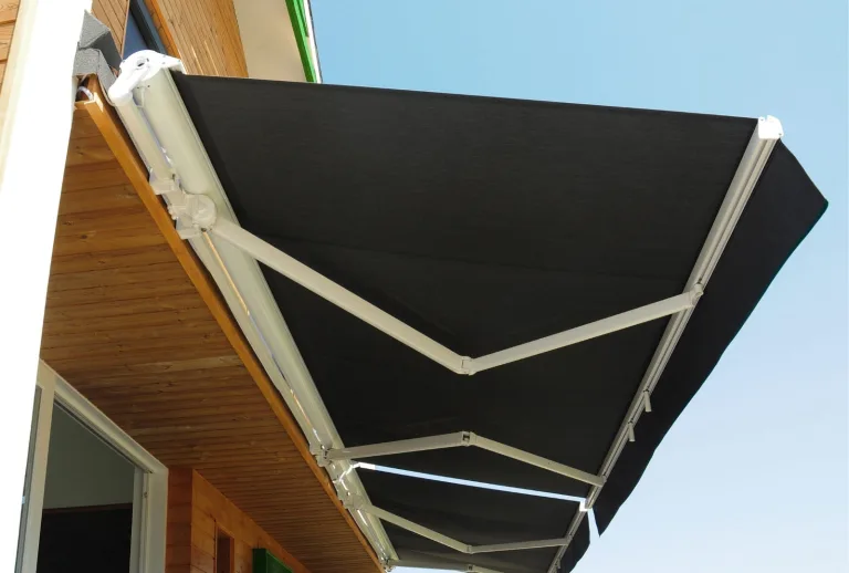 Pourquoi installer un store banne ? Les avantages pour votre maison